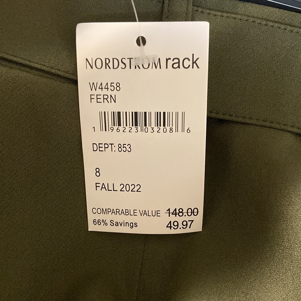 Never been worn, with tags- dark green waist high skirt, comes with belt. Size 8 - Picture 3 of 3